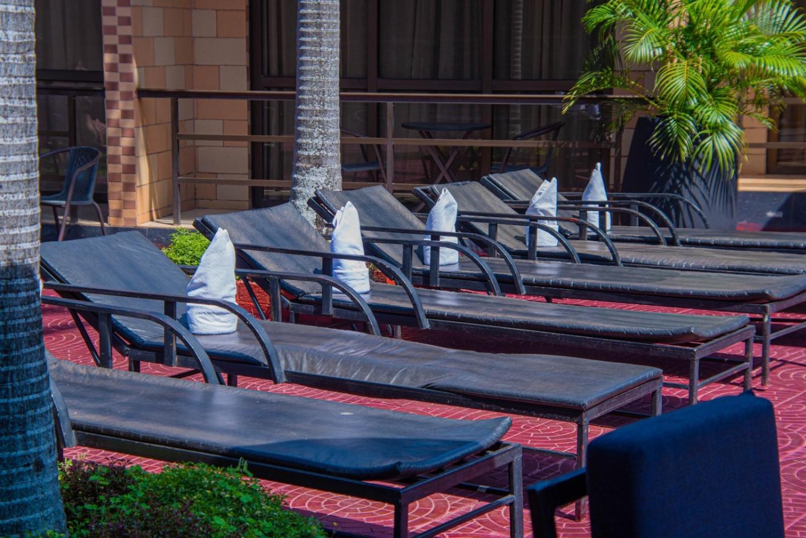 Mika Hotel Kabulonga ルサカ エクステリア 写真
