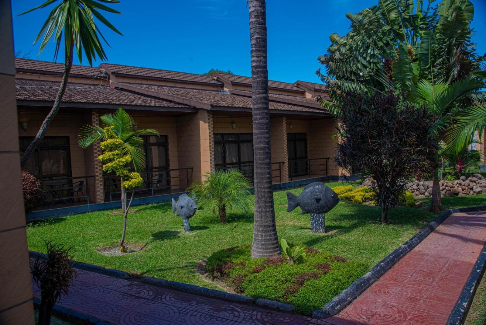 Mika Hotel Kabulonga ルサカ エクステリア 写真