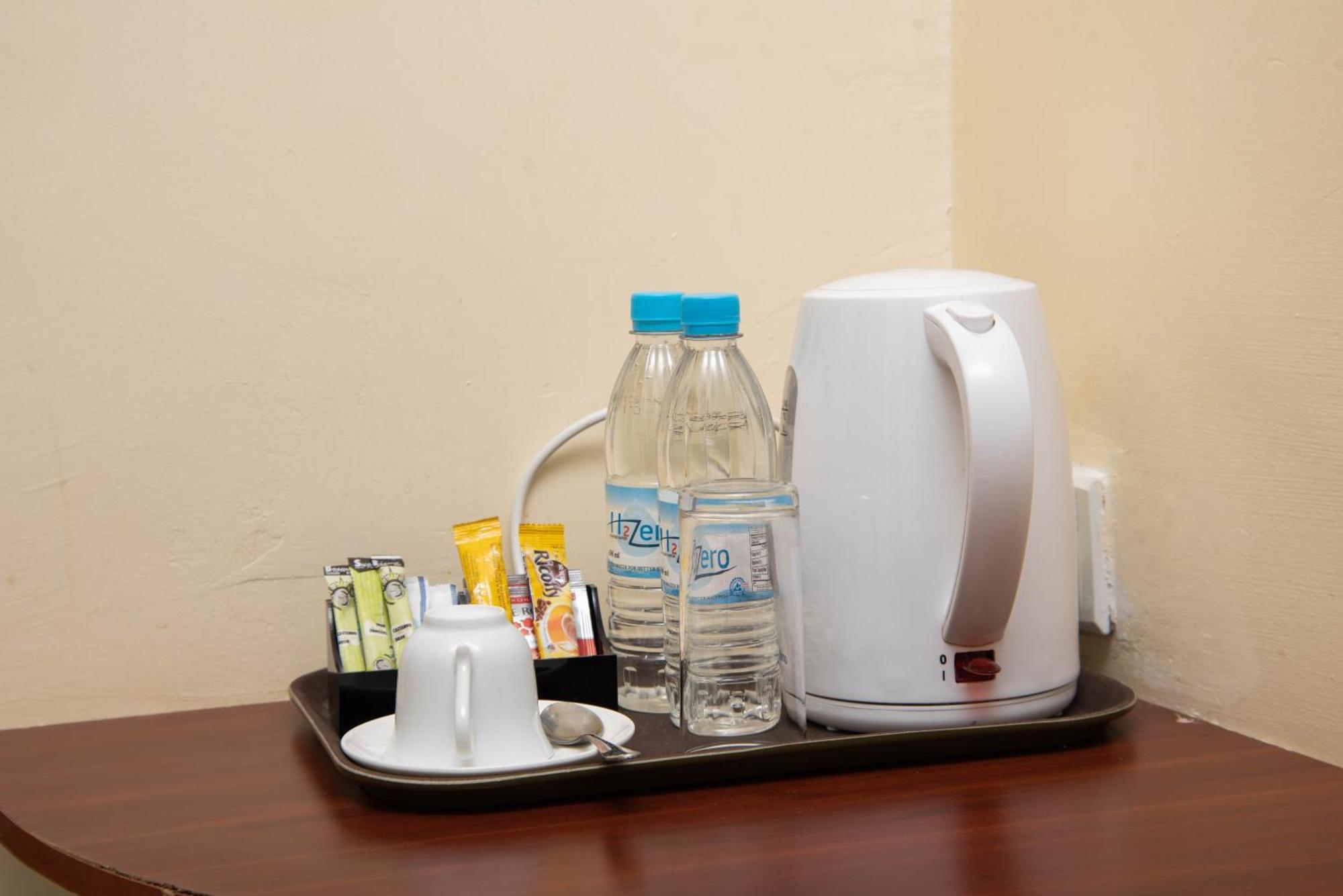 Mika Hotel Kabulonga ルサカ エクステリア 写真