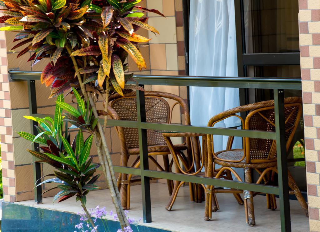 Mika Hotel Kabulonga ルサカ エクステリア 写真