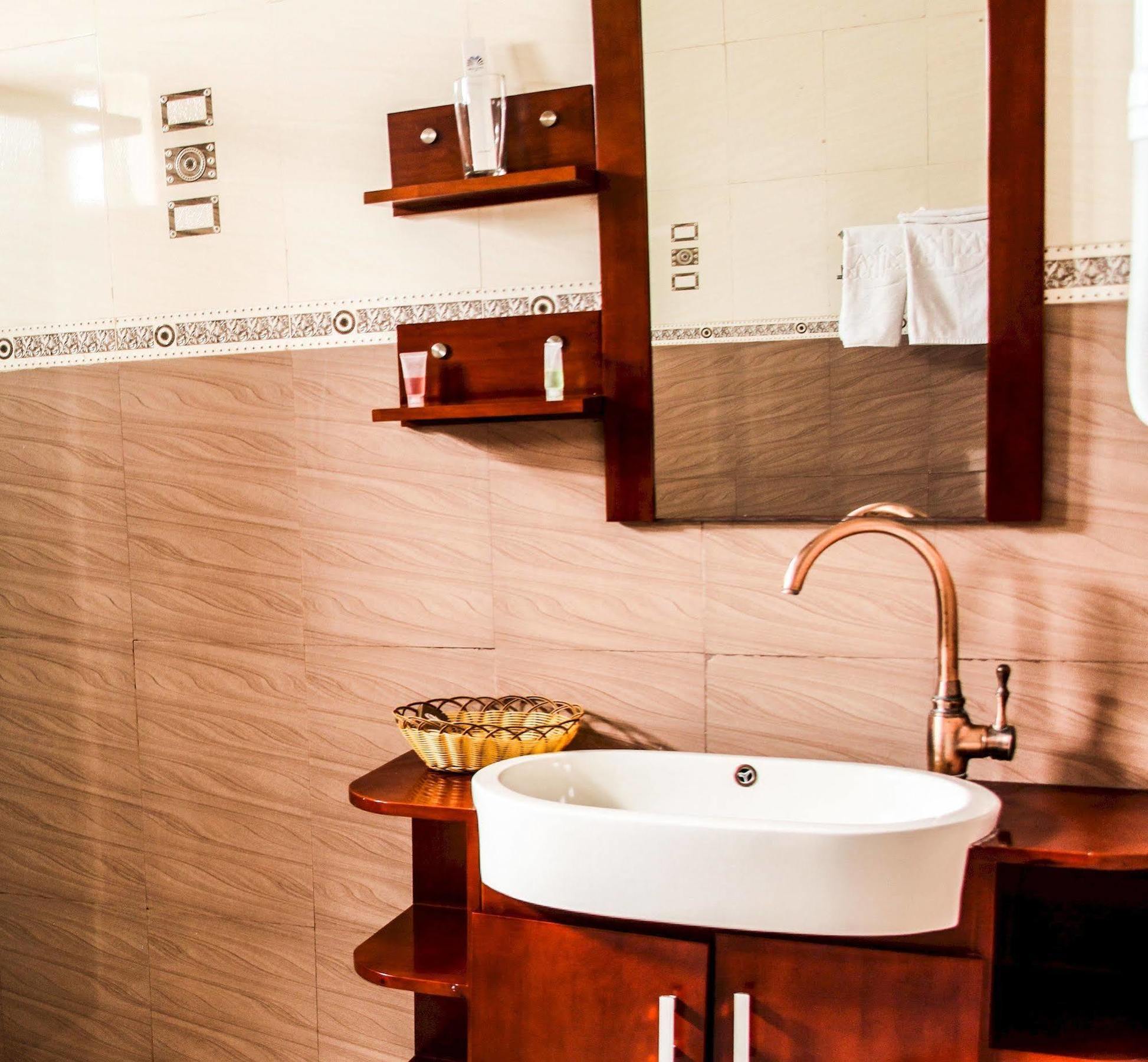 Mika Hotel Kabulonga ルサカ エクステリア 写真
