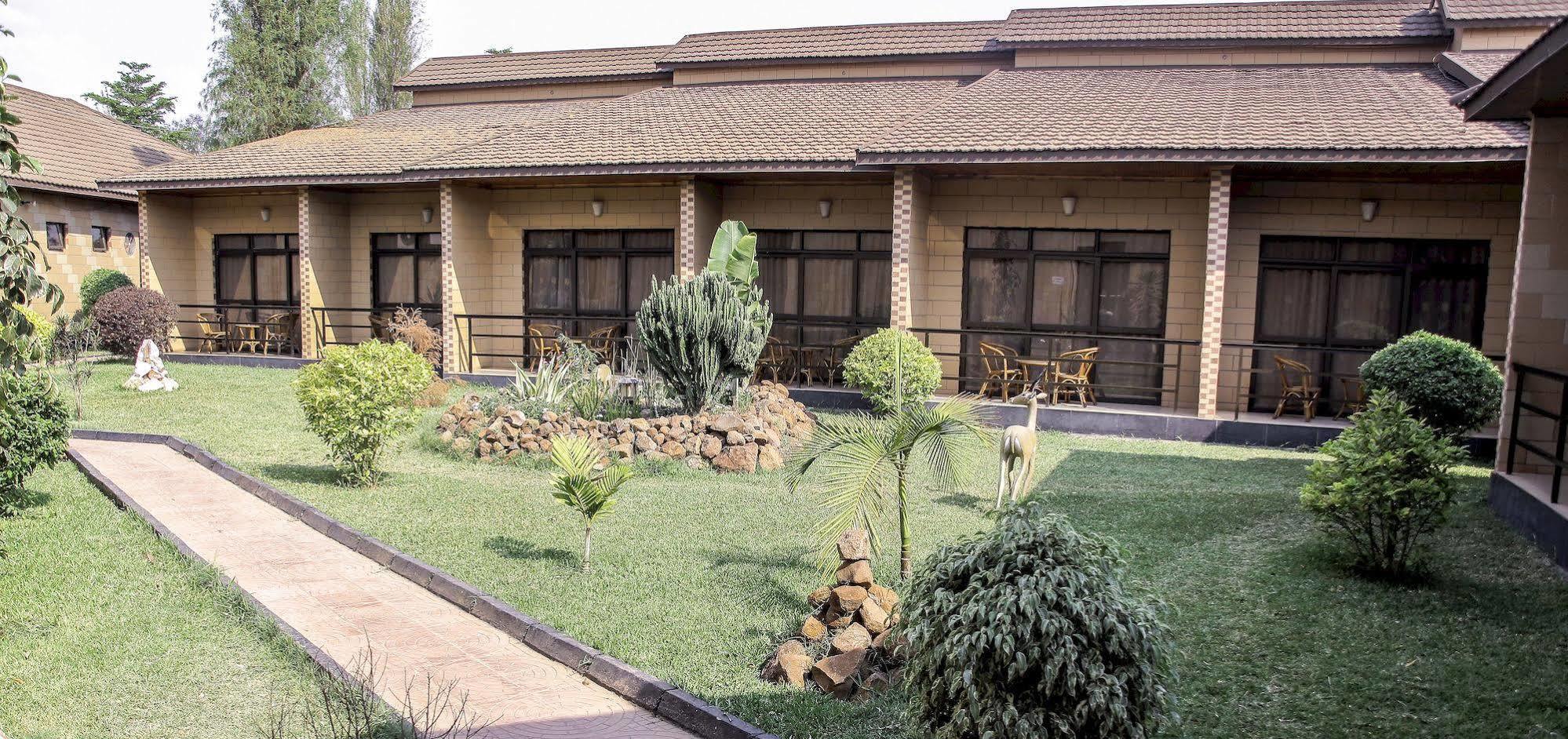Mika Hotel Kabulonga ルサカ エクステリア 写真