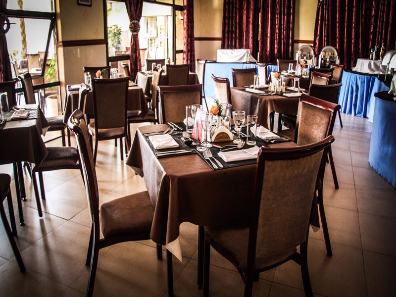 Mika Hotel Kabulonga ルサカ エクステリア 写真