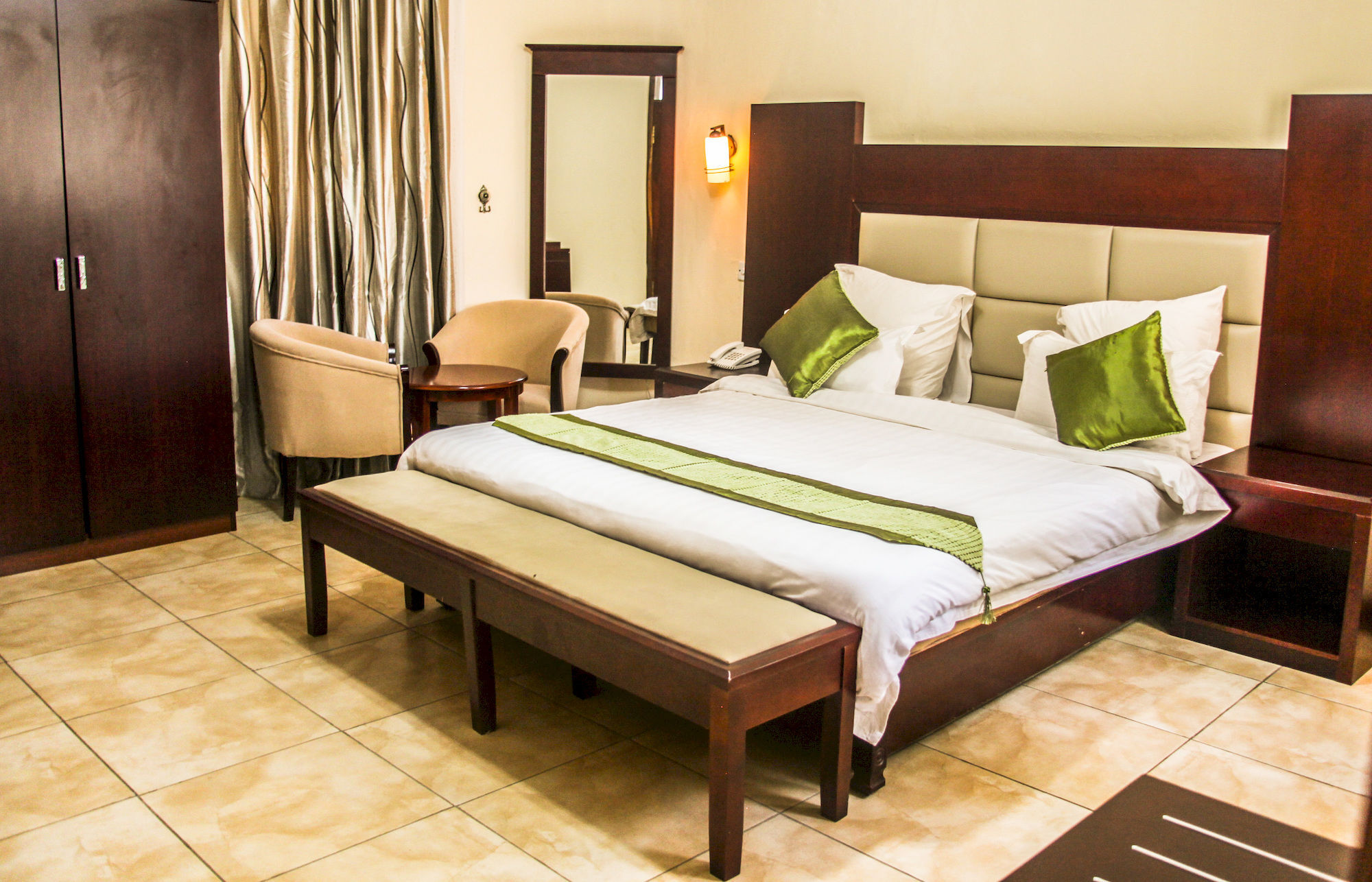 Mika Hotel Kabulonga ルサカ エクステリア 写真