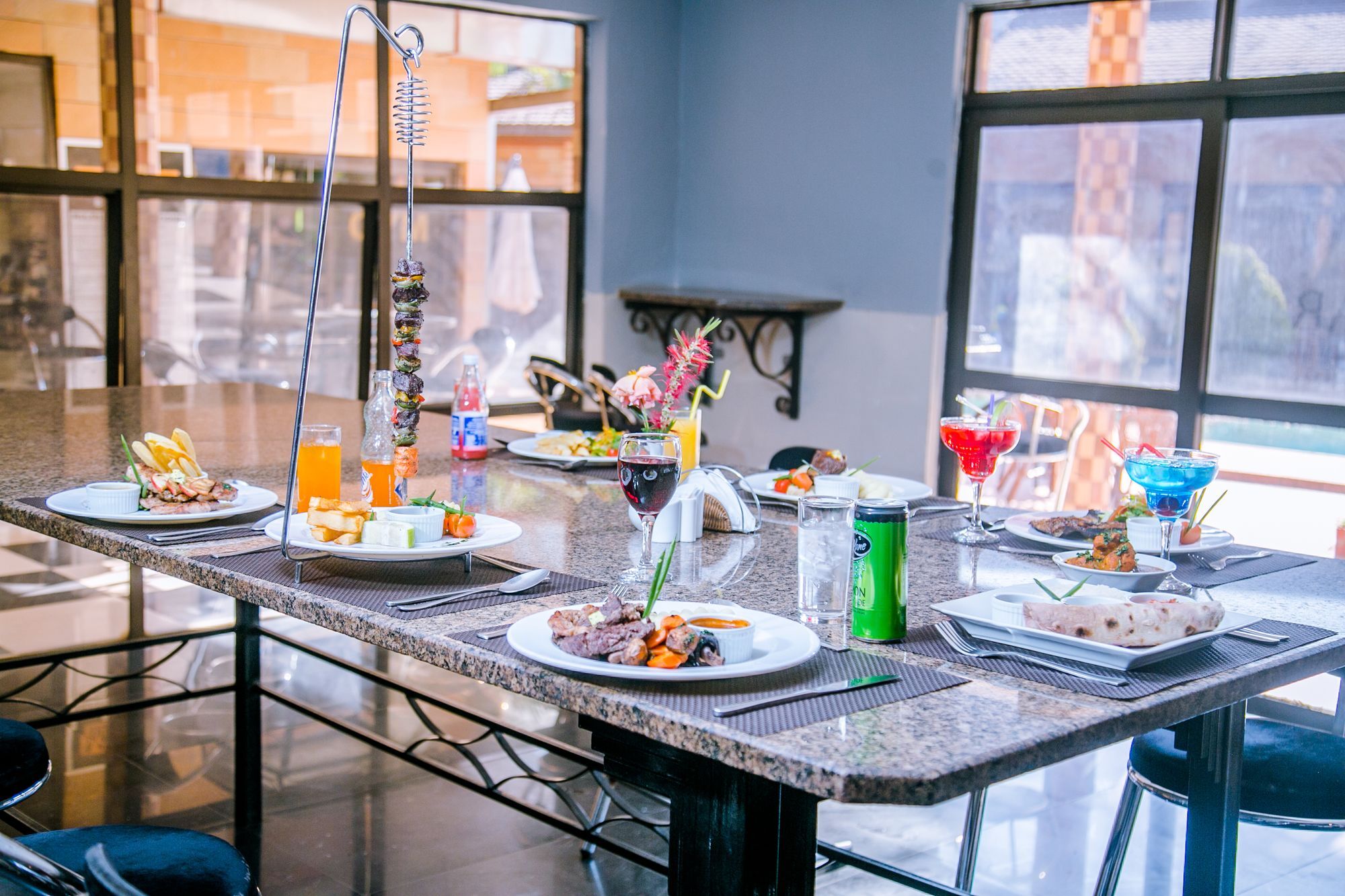Mika Hotel Kabulonga ルサカ エクステリア 写真