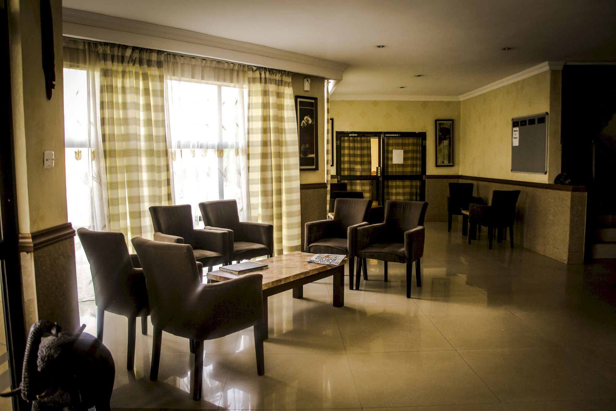 Mika Hotel Kabulonga ルサカ エクステリア 写真